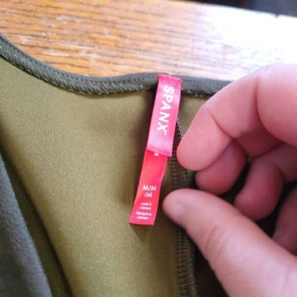 NWT Spanx Faux Suede Column Dress in utility green sz Medium - Picture 3 of 6